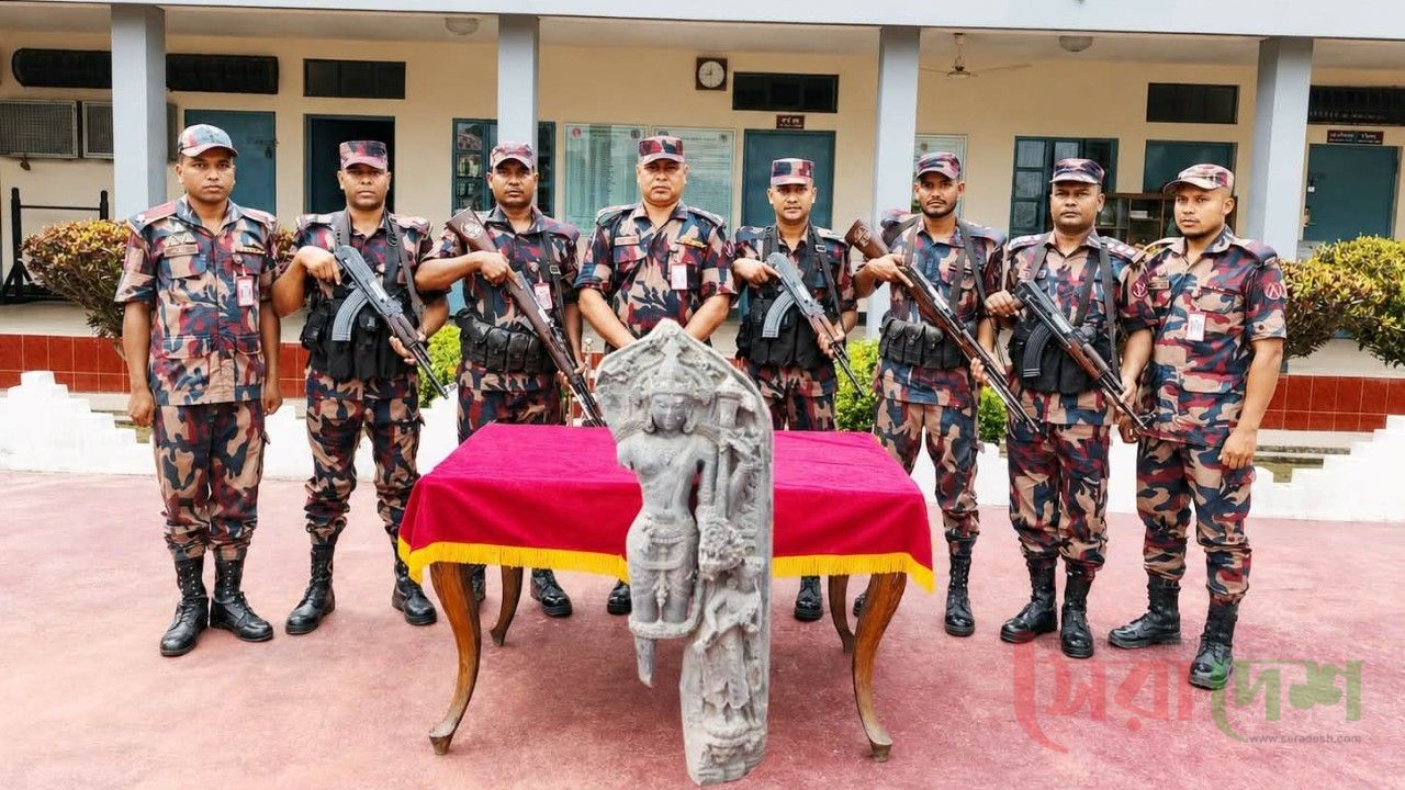 পত্নীতলায় বিজিবির অভিযানে মূর্তি উদ্ধার