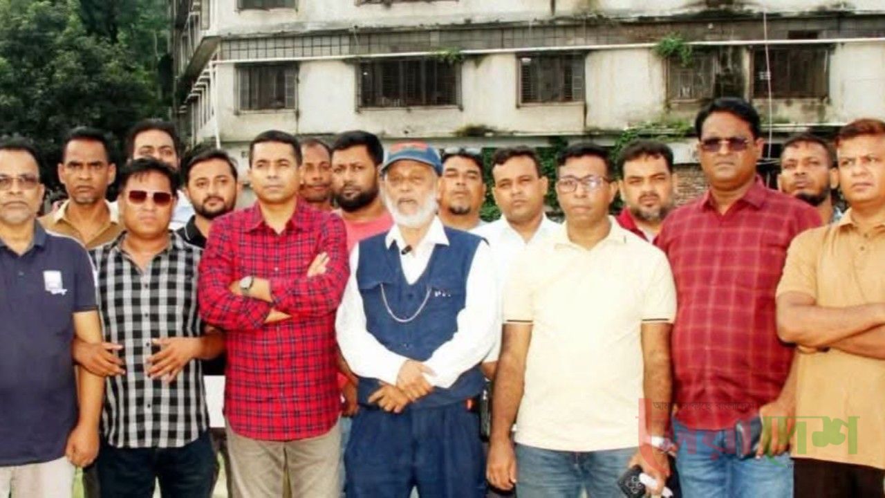 বগুড়ায় শহীদ জিয়া ফুটবল টুর্নামেন্টের উদ্বোধন
