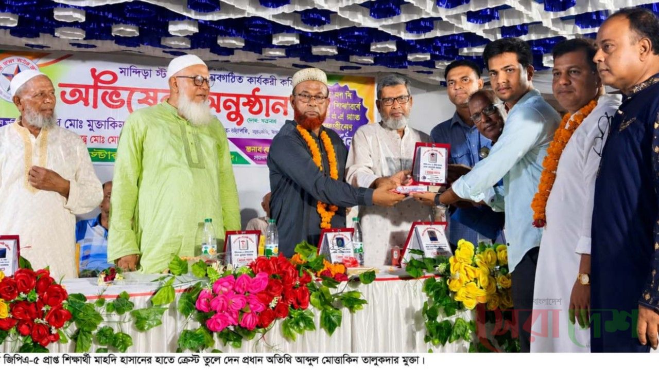 সান্তাহারে এসএসসিতে জিপিএ-৫ প্রাপ্ত শিক্ষার্থীদের সংবর্ধনা 