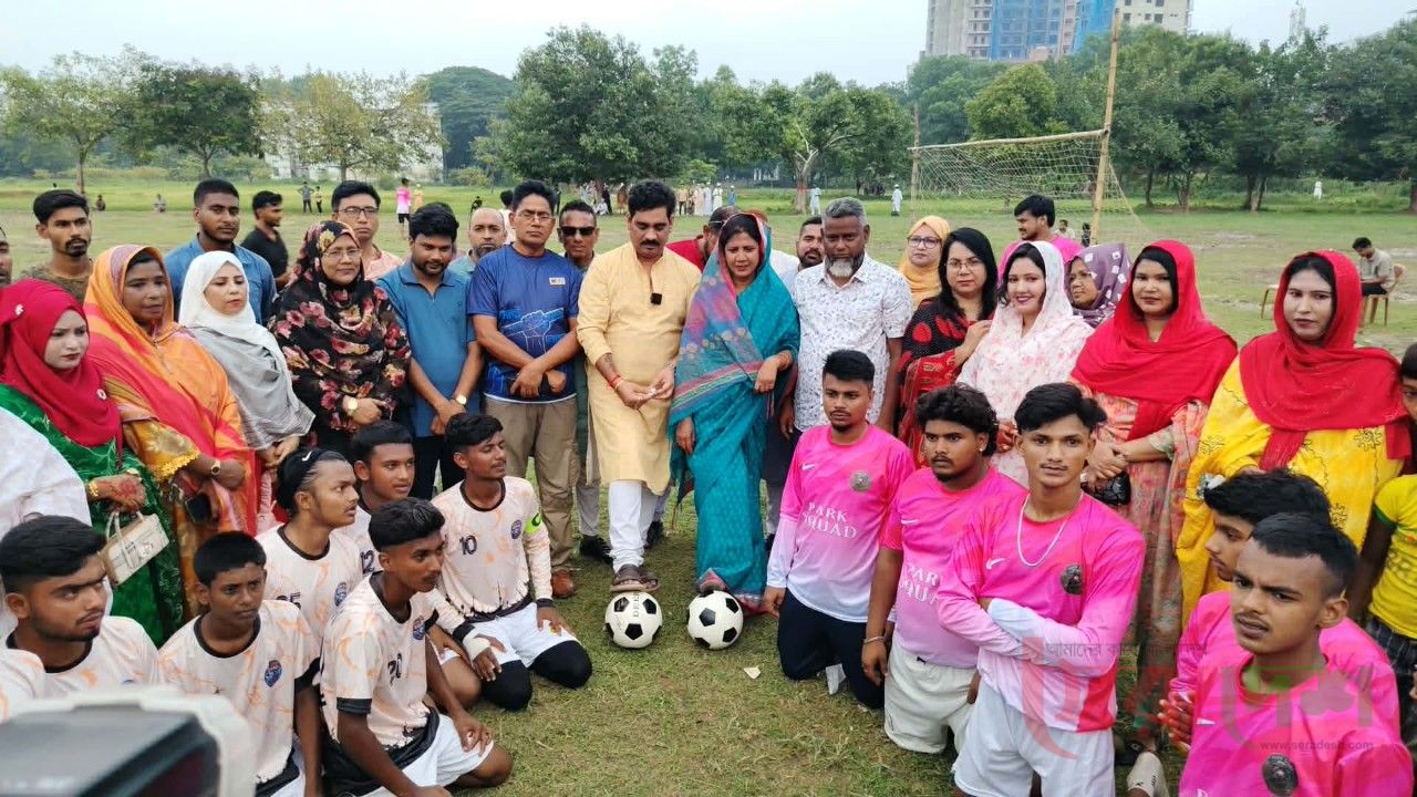মাদকমুক্ত সমাজ গঠনে মহিলা দলের উদ্যোগে ফুটবল টুর্নামেন্ট