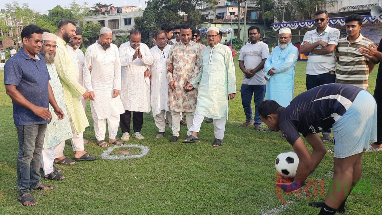 সান্তাহারে ফুটসাল ফুটবল টুর্নামেন্টের শুভ উদ্বোধন