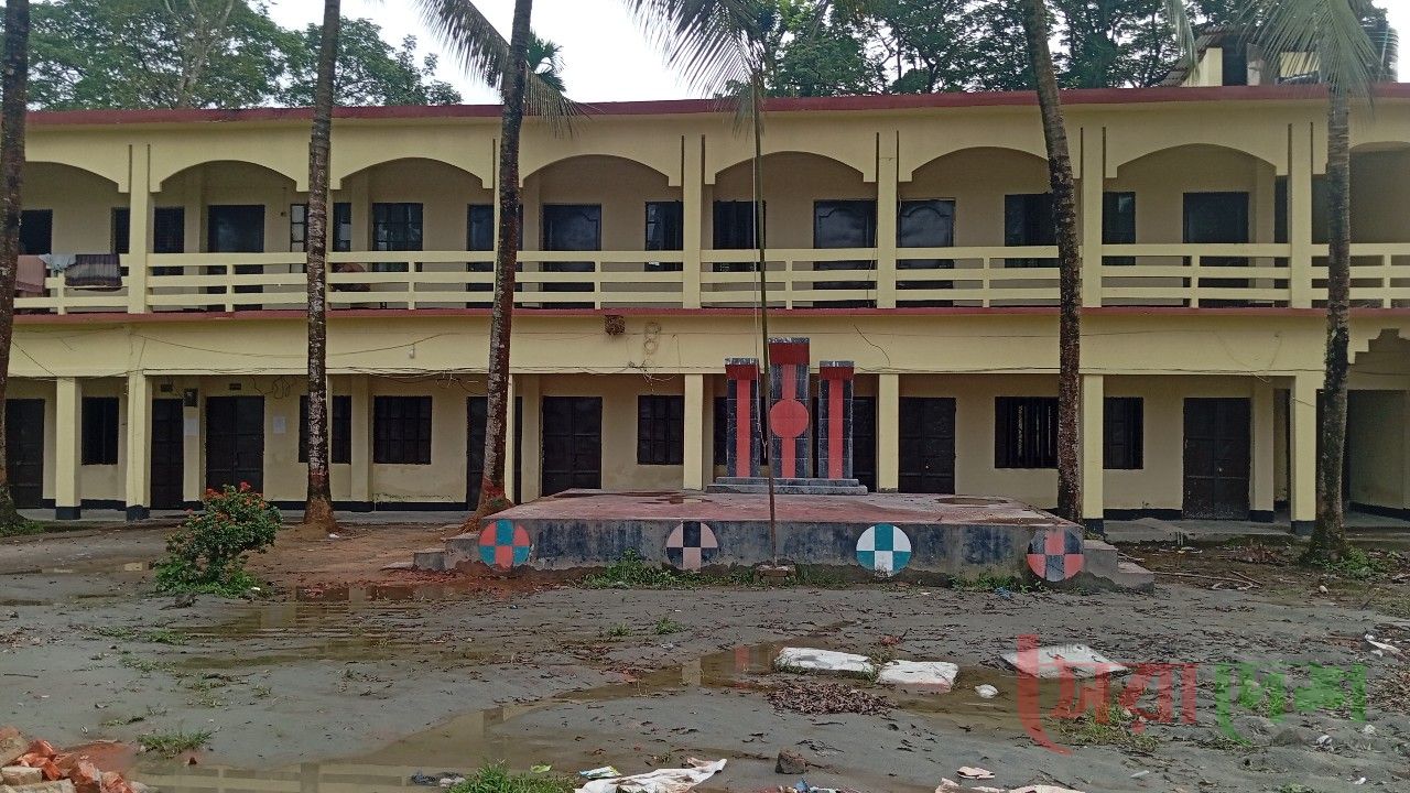 ৪১ বছরেও উন্নয়নের আলো পৌঁছেনি তাহেরা জুনাব আলী বালিকা উচ্চ বিদ্যালয়ে