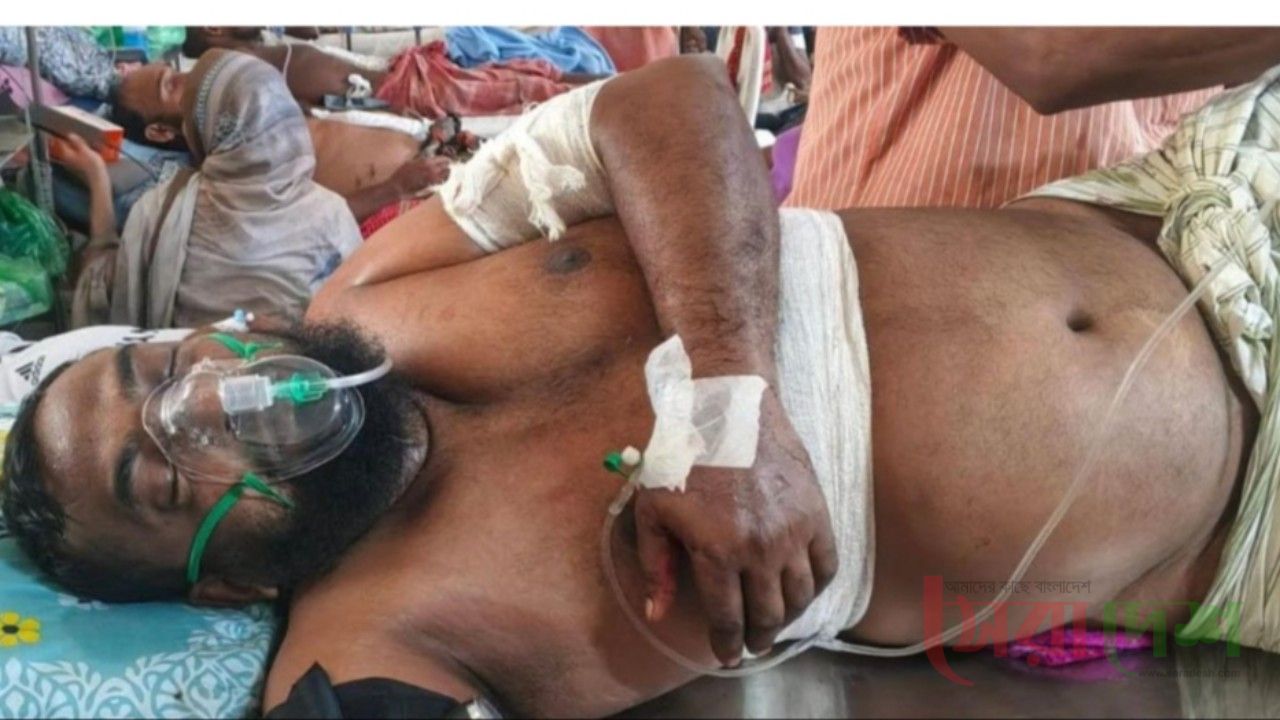 ফজরের আজান দেওয়ার সময় মুয়াজ্জিনকে ছু*রিকা*ঘাত
