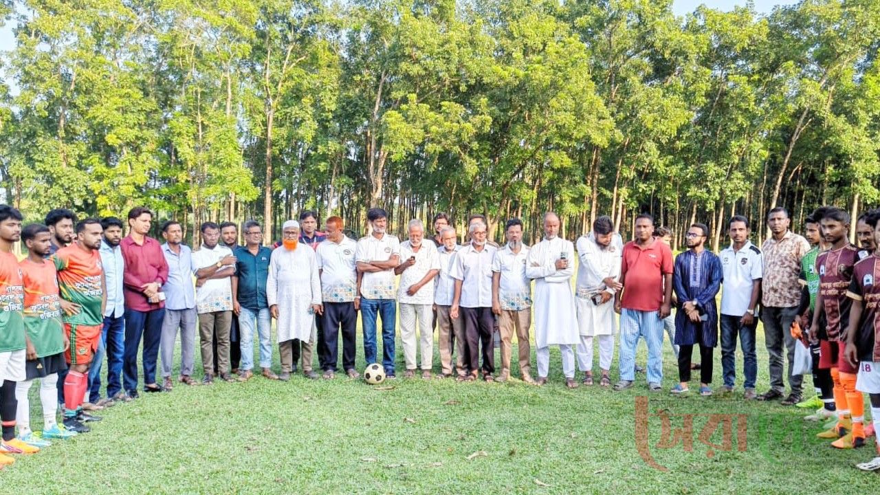 দুর্গাপুরে ৮ দলের ফুটবল টুর্নামেন্টের উদ্বোধন